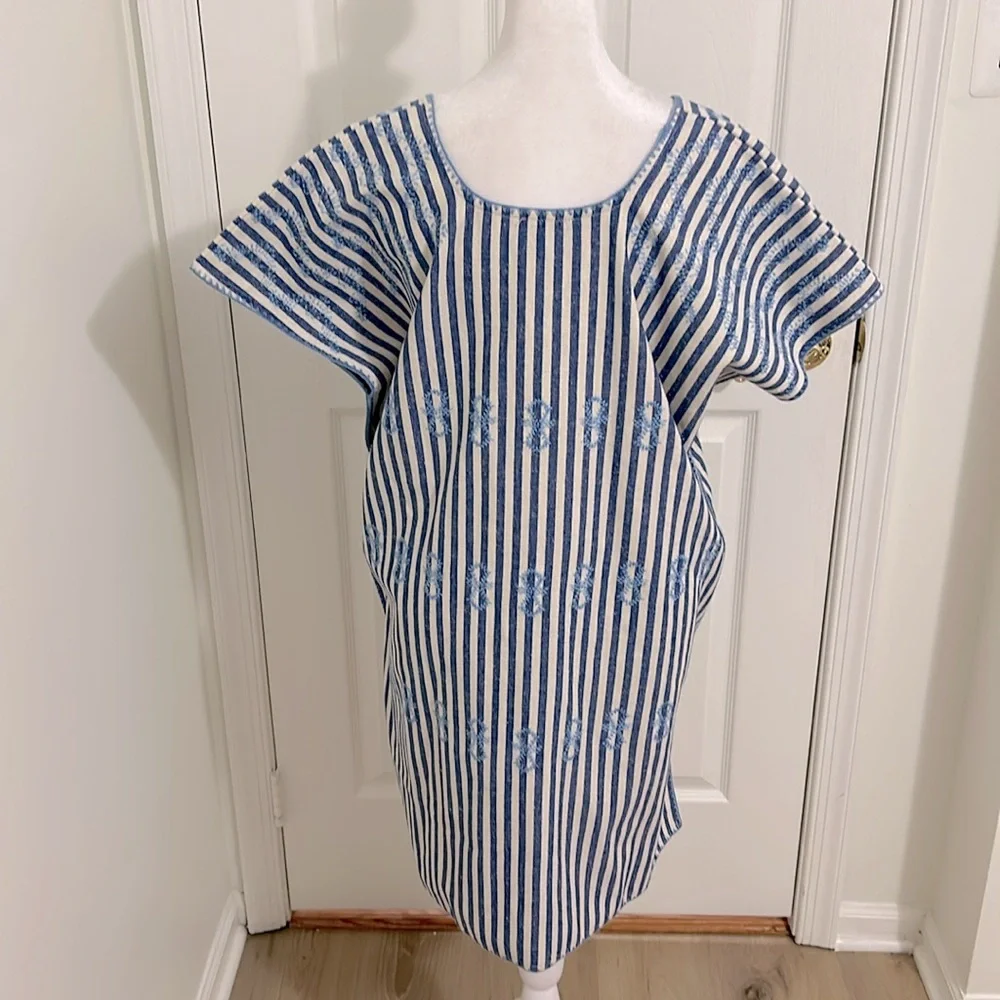 Tuckernuck Floral Embroidered Striped Sullivan Caftan Blue & White Size Medium - Picture 9 of 13